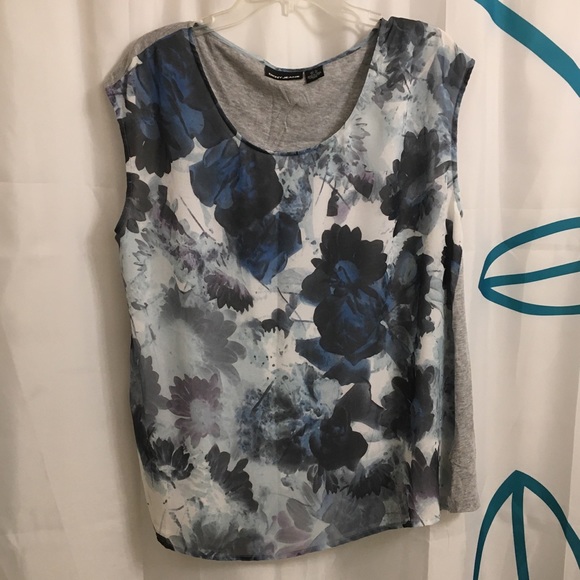 Dkny Tops - DKNY Open Back Panel Top